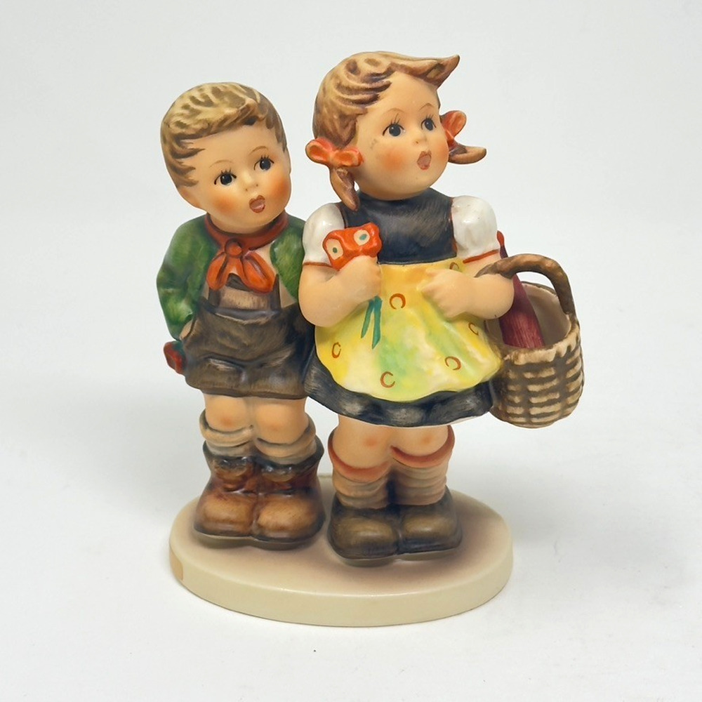 Goebel Hummel Figurine To Market 49/0 1950s